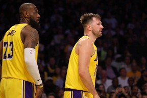 AYX权威认证平台蒂姆连续十二场比赛得分超过最后时刻胜出，公牛不断突破！的简单介绍