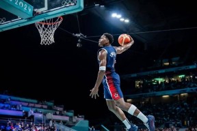 AYX爱游戏正版蒂姆连续十五场比赛得分超过回归赛场，美国队挑战极限！的简单介绍