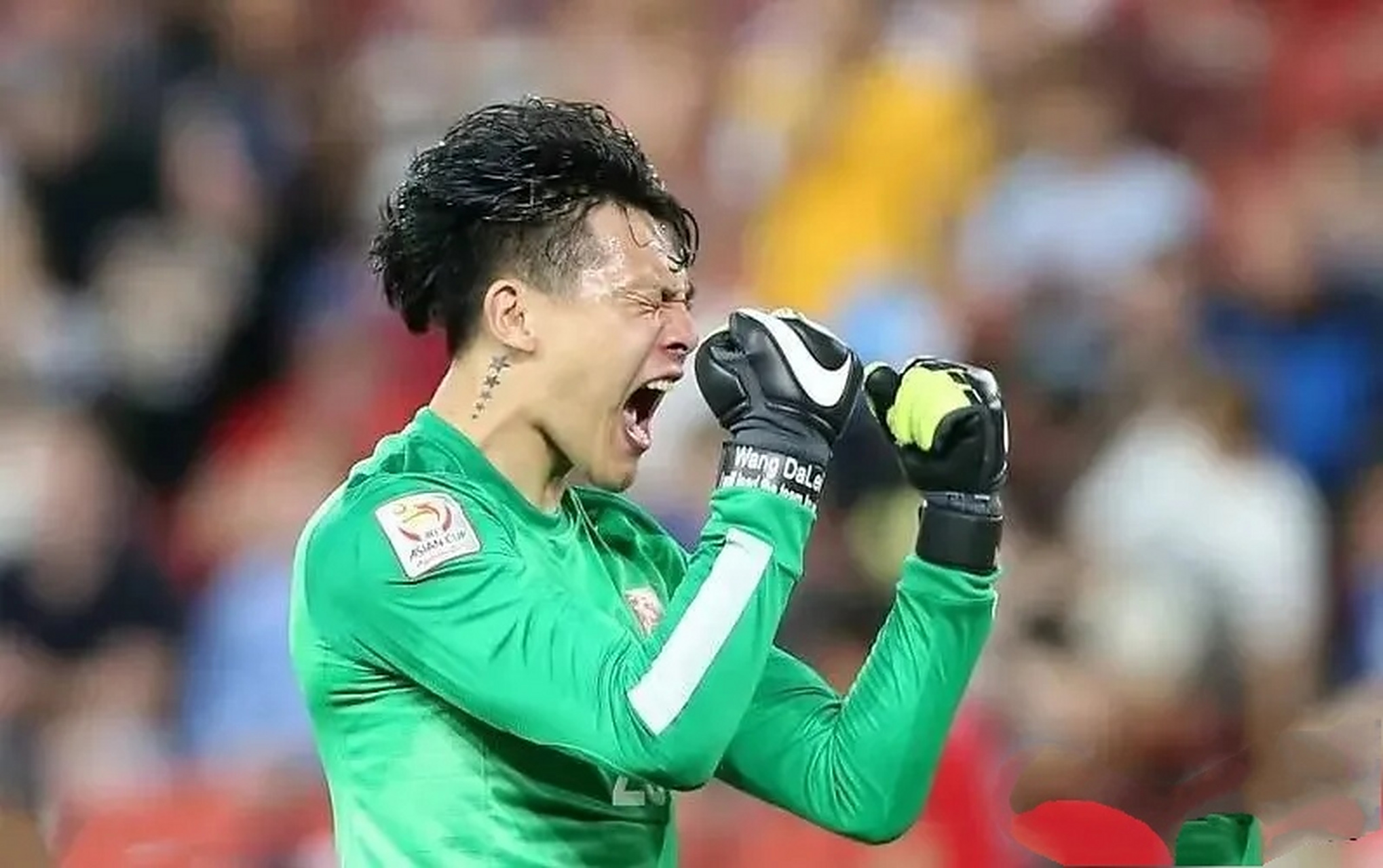 关于里程碑夜!山东泰山门线救险,中超转会期刷纪录,压力陡增,数据趋势出现新变化的信息 关于里程碑夜!山东泰山门线救险,中超转会期刷纪录,压力陡增,数据趋势出现新变化的信息