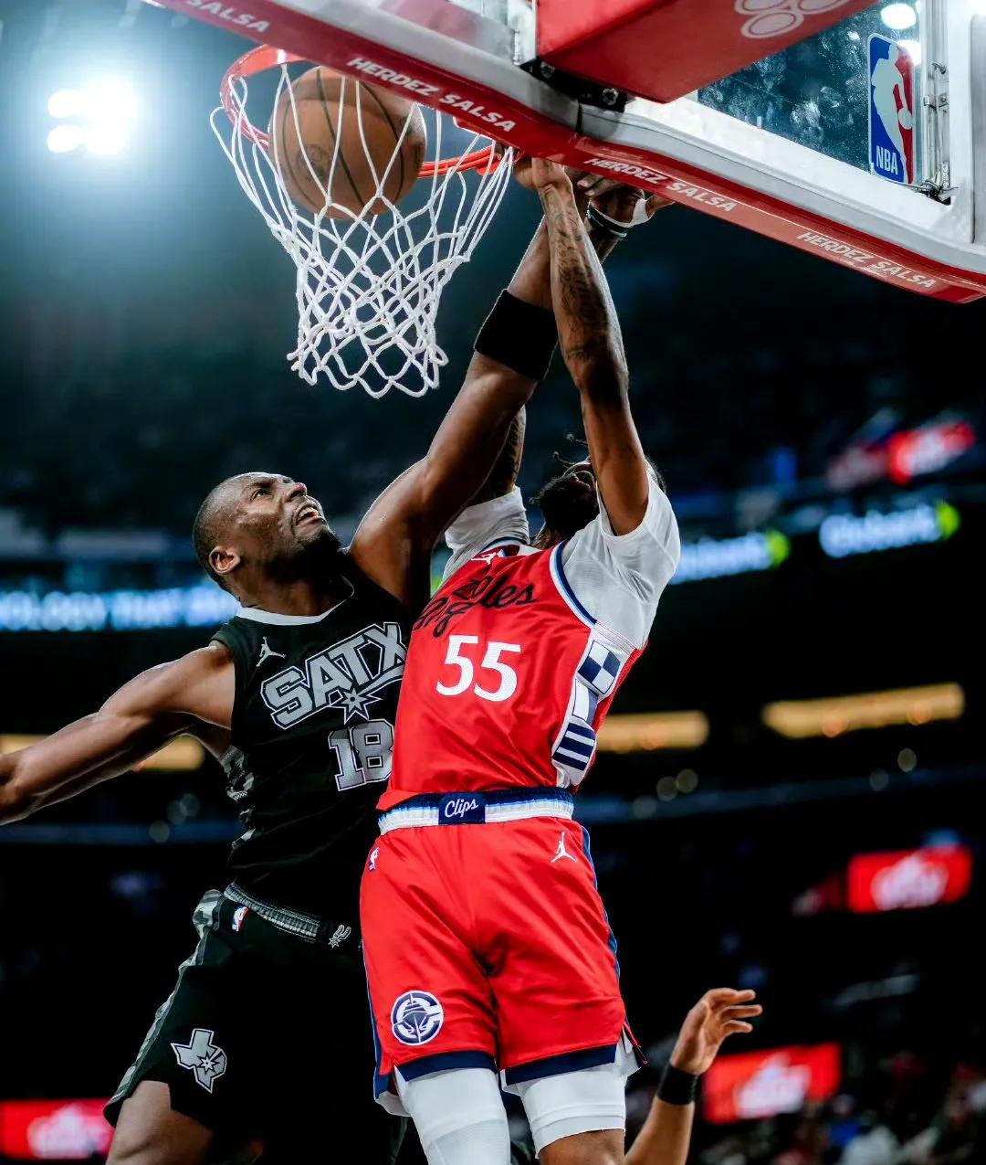 关于冲刺阶段NBA常规赛焦点战;尤文图斯队长鼓劲;赛场秩序良好;纪律约束更严格的信息 关于冲刺阶段NBA常规赛焦点战;尤文图斯队长鼓劲;赛场秩序良好;纪律约束更严格的信息