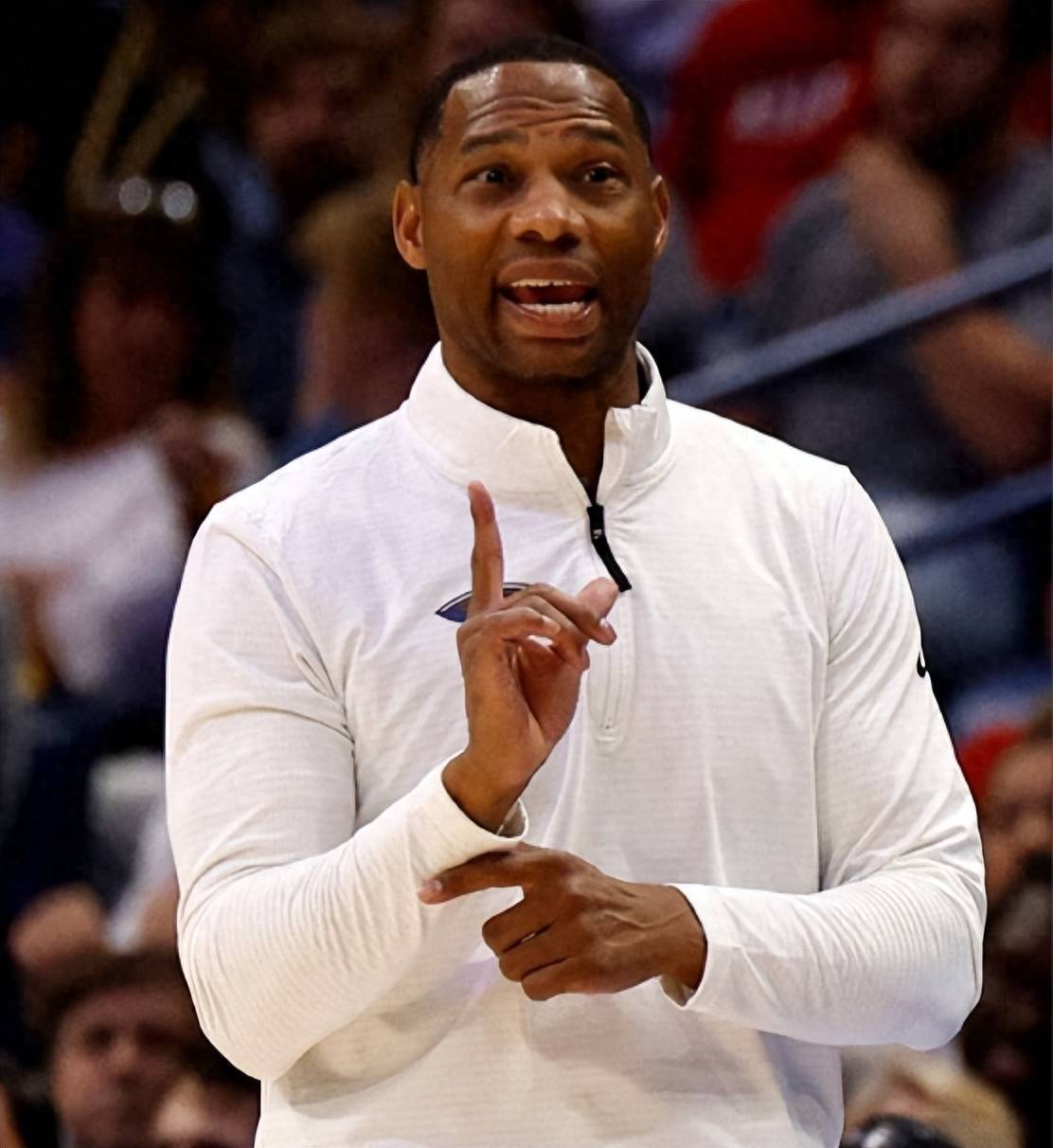 赛前新奥尔良鹈鹕调整名单以备CBA季后赛;完成体检环节打磨;球迷炸锅;年轻球员得到机会的简单介绍 赛前新奥尔良鹈鹕调整名单以备CBA季后赛;完成体检环节打磨;球迷炸锅;年轻球员得到机会的简单介绍