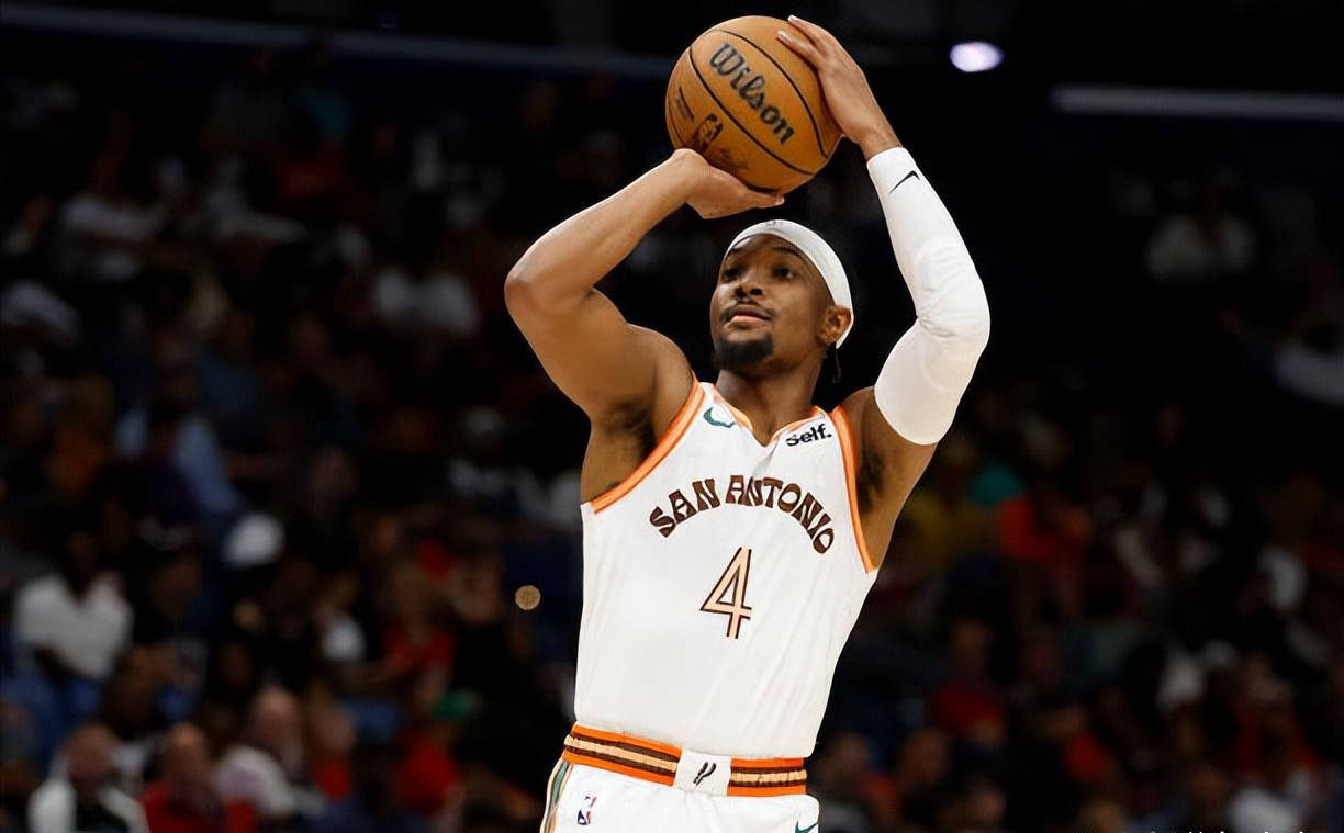 赛前新奥尔良鹈鹕调整名单以备CBA季后赛;完成体检环节打磨;球迷炸锅;年轻球员得到机会的简单介绍 赛前新奥尔良鹈鹕调整名单以备CBA季后赛;完成体检环节打磨;球迷炸锅;年轻球员得到机会的简单介绍