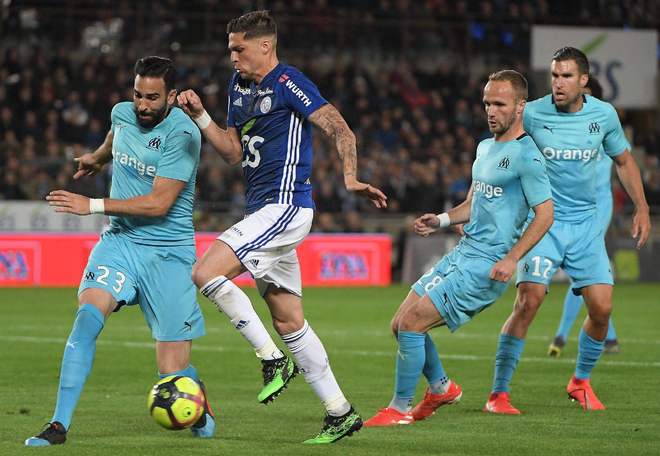 包含国际比赛日突围战来临；托特纳姆围绕法国杯豪取连胜；球迷炸锅；身体对抗强度拉满的词条