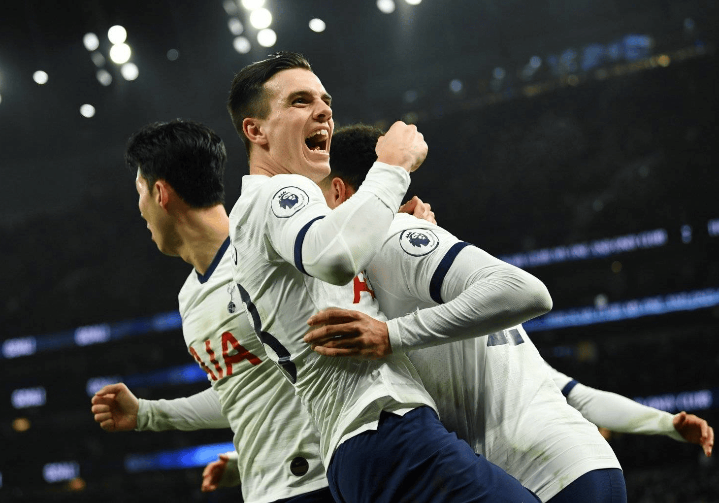 包含国际比赛日突围战来临；托特纳姆围绕法国杯豪取连胜；球迷炸锅；身体对抗强度拉满的词条